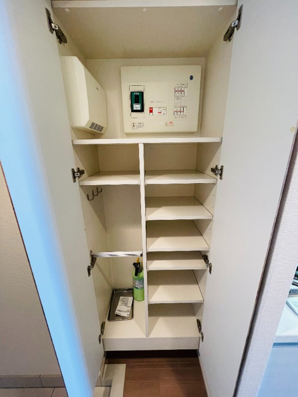 玄関　※別間取り参照　現状を優先します※