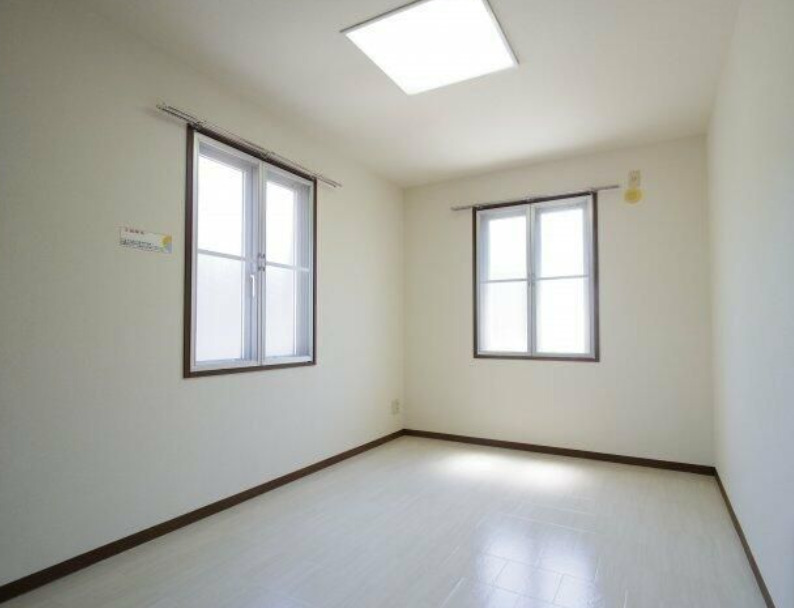 居室・リビング　個人の部屋や寝室として使える洋室です