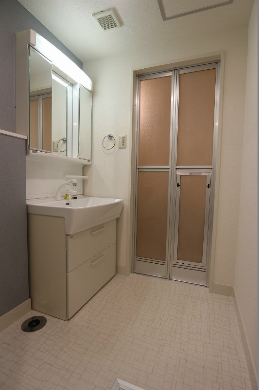 洗面設備　シャンプードレッサーに変更しました。