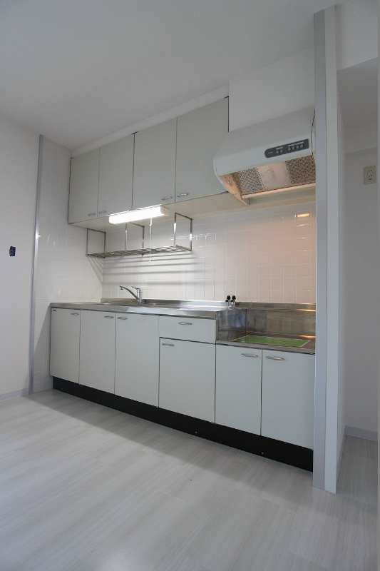 キッチン　広いキッチンスペース