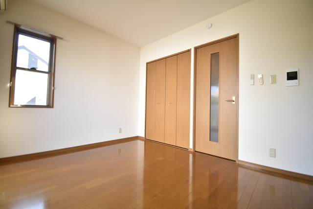 その他部屋・スペース　【洋室７帖】　クローゼット付★