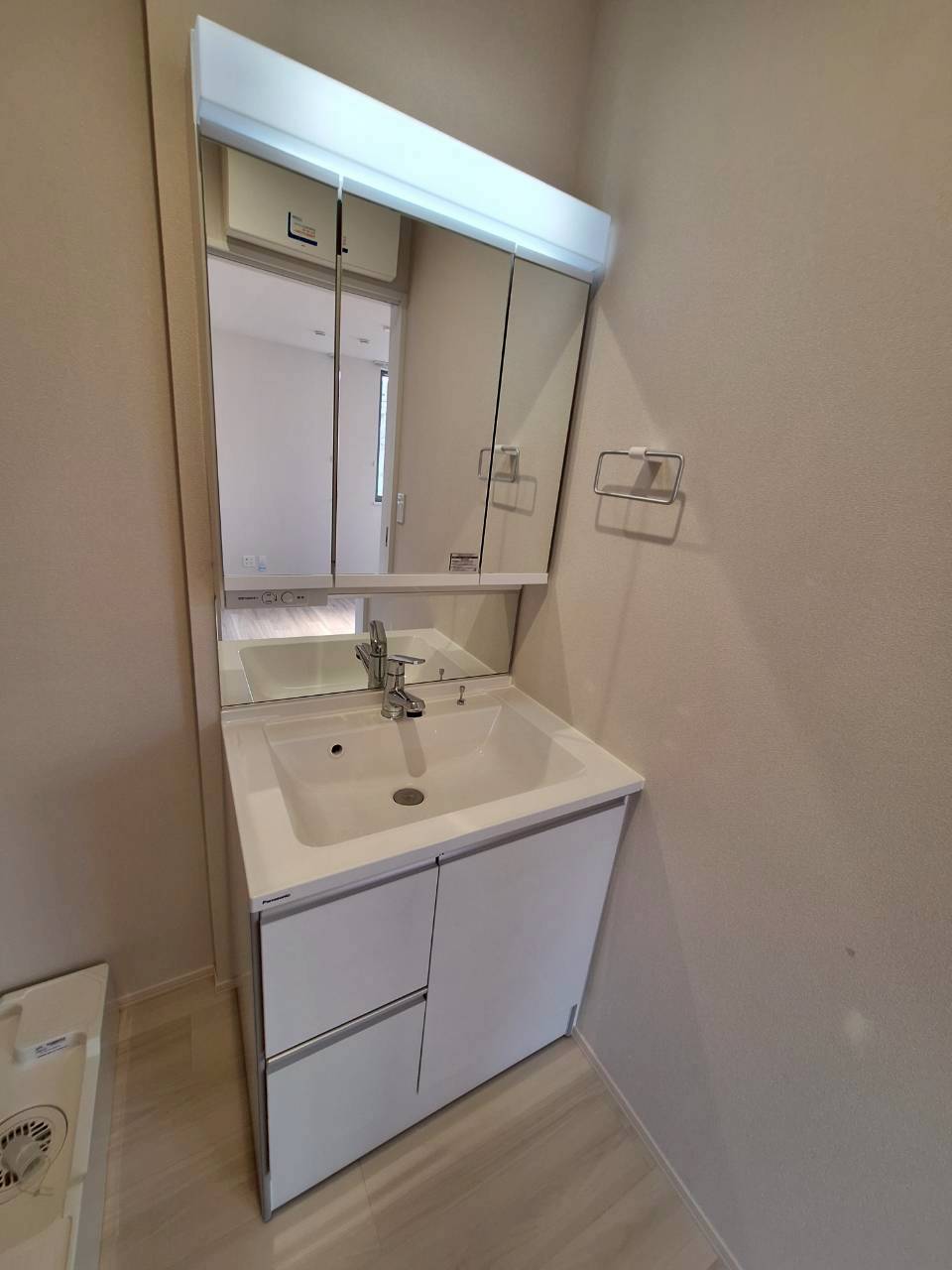 洗面設備　★３面鏡付きシャンプドレッサー★