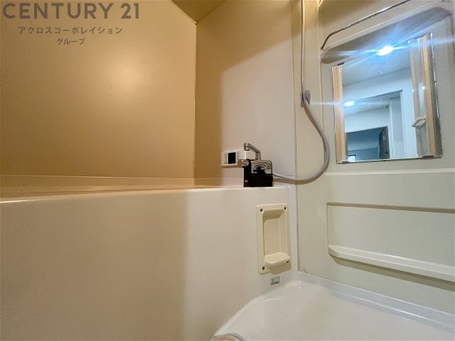 バス・シャワールーム　シンプルで機能的なユニットバス！