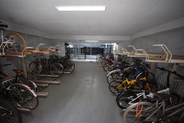 その他共有部分　屋根付き駐輪スペース付き♪