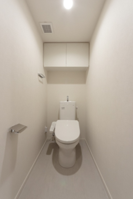 トイレ　※写真は同タイプ住戸です。