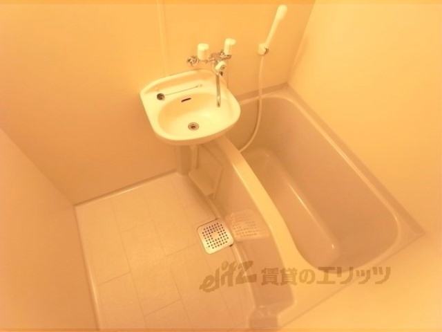 バス・シャワールーム　バス