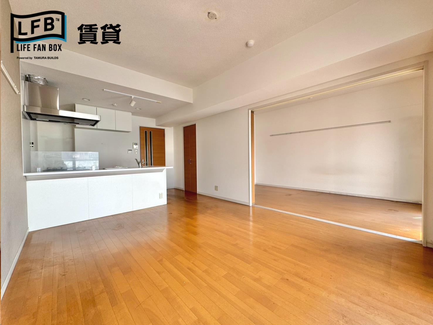 居室・リビング　※退去後すぐ、清掃前の写真です。