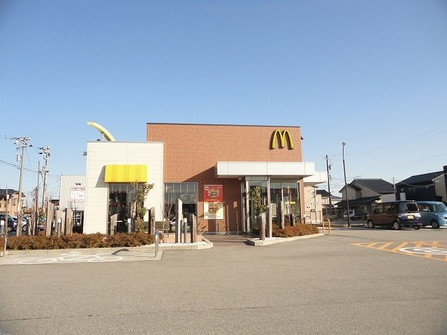 飲食店　マクドナルド 高岡中曽根店（飲食店）まで574m