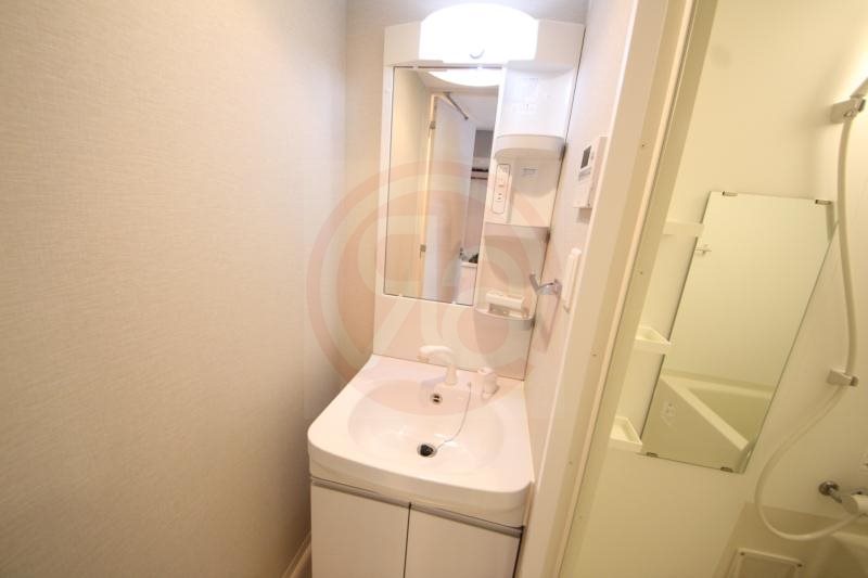 洗面設備　独立洗面台で身支度をすべて済ませてしまいましょう