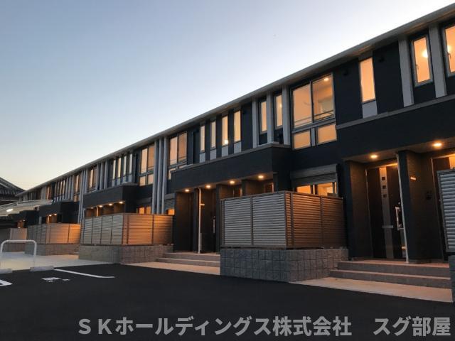 エントランス　外観写真（夜）