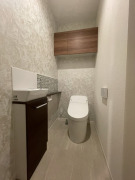 トイレ　温水洗浄便座付きのトイレです♪