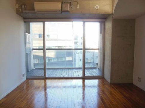 居室・リビング　同マンション別部屋