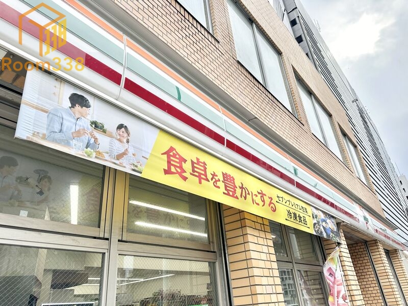 コンビニ　セブン-イレブン 新宿曙橋駅西店（コンビニ）まで617m