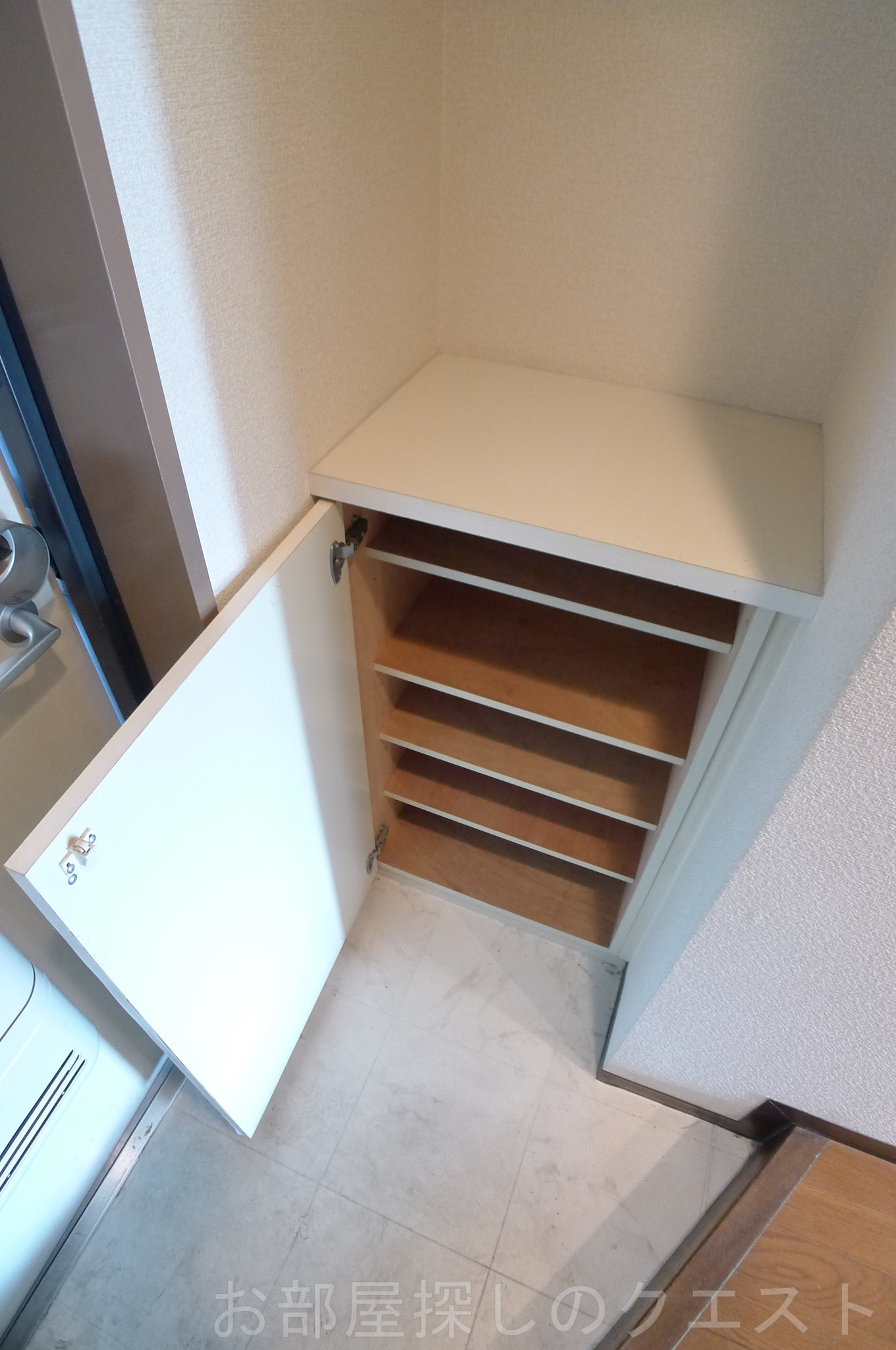 玄関　（写真は同物件イメージです。）