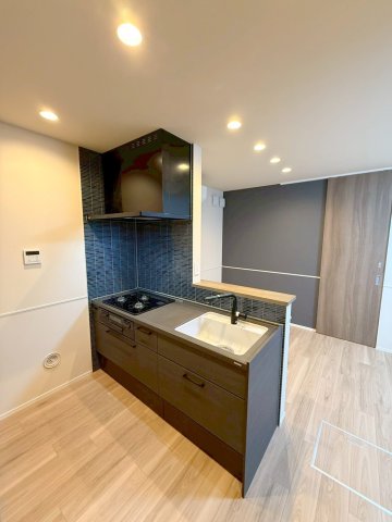 キッチン　３口ガスコンロ