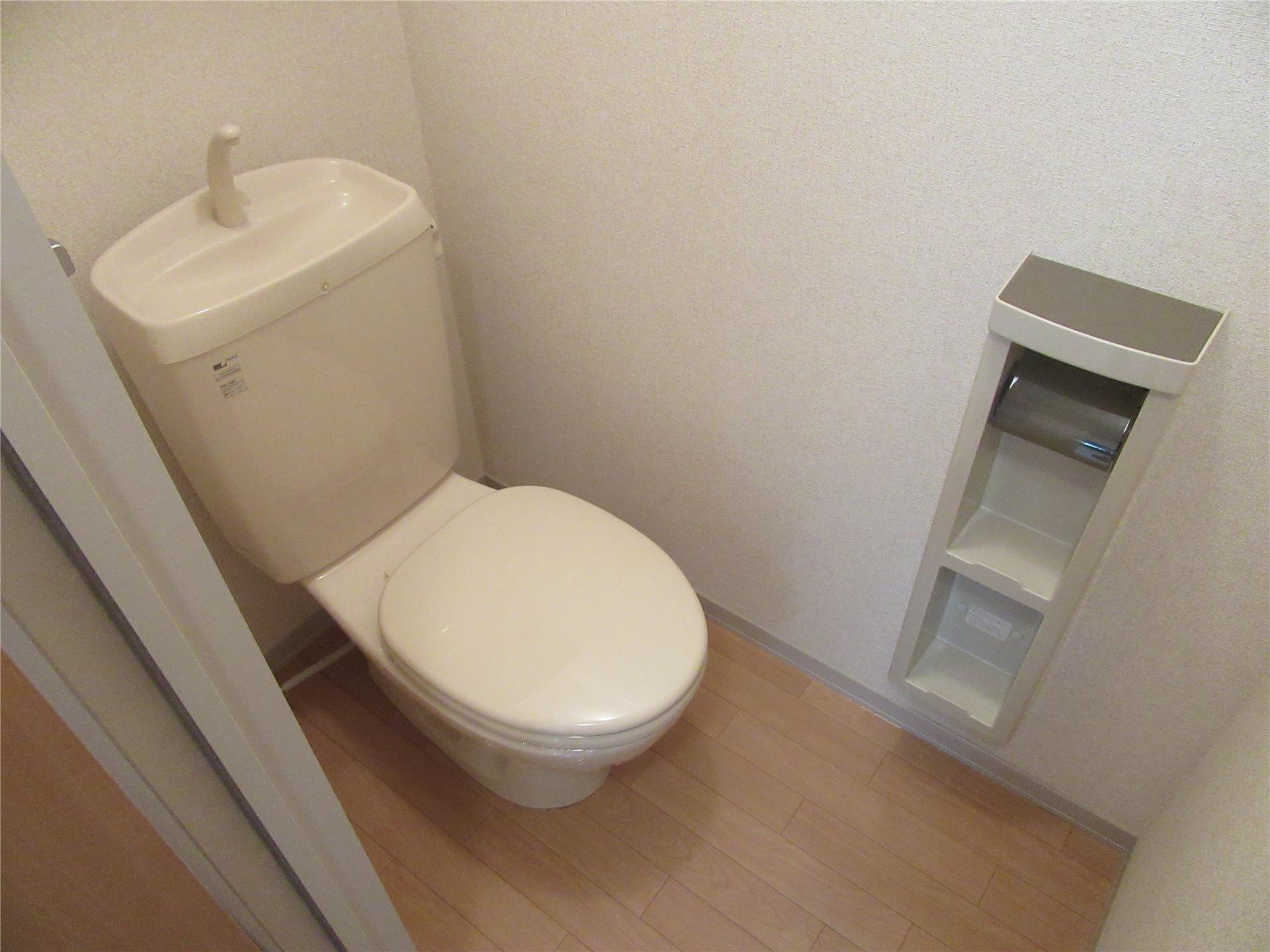 トイレ　同タイプ別部屋の画像、ウォッシュレットトイレに変更済みです。