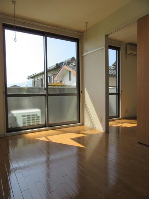 居室・リビング　同タイプ別部屋の画像となります。