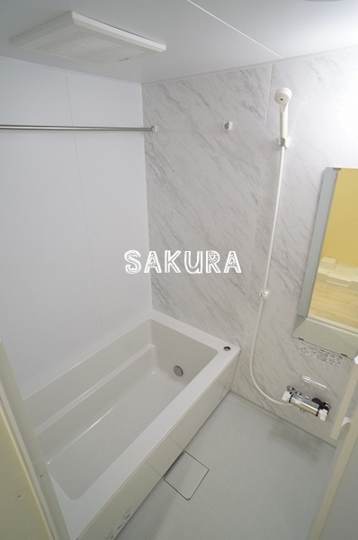 バス・シャワールーム　ご家族や長時間入浴に便利な追い炊き機能付きです♪