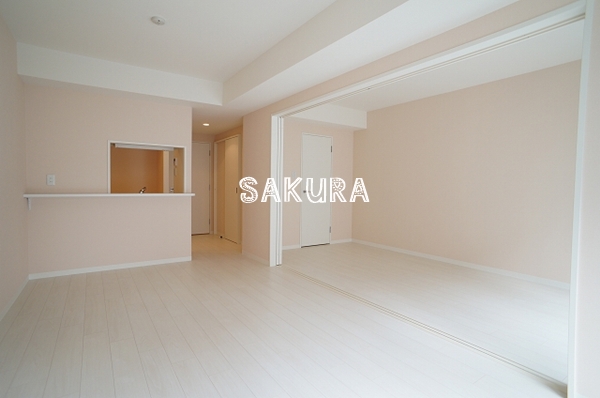 居室・リビング　使いやすい形の為、レイアウトを楽しめます♪