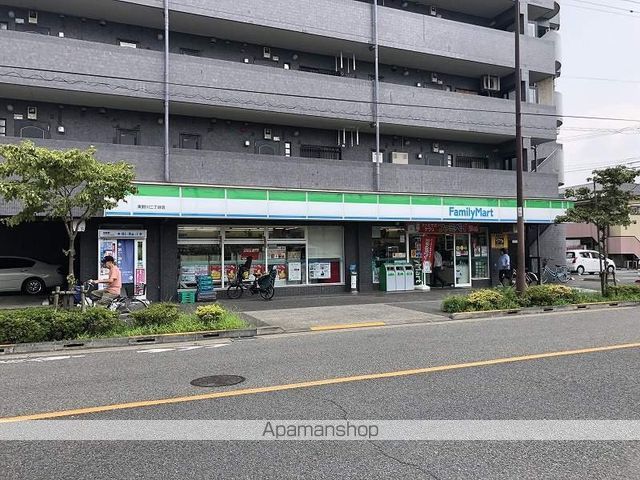 コンビニ　ファミリーマート（コンビニ）まで878m