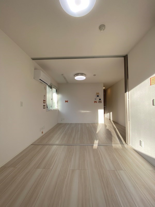 居室・リビング　※別号室の写真になります