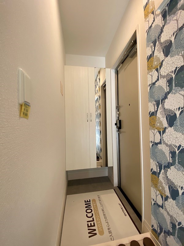 玄関　※別号室の写真になります