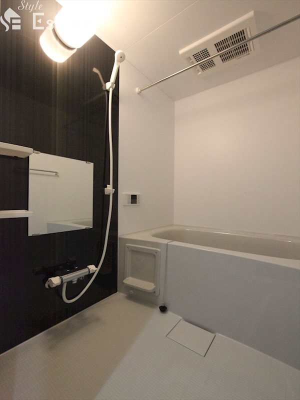 バス・シャワールーム　バスルーム