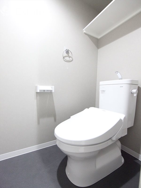 トイレ　温水洗浄便座付トイレ