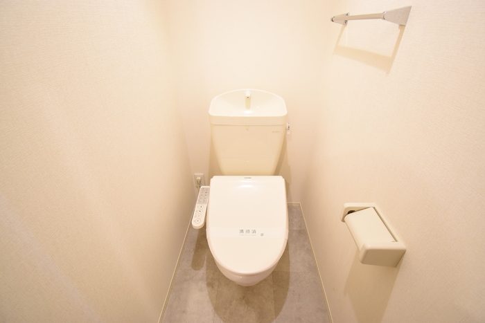 トイレ　温水洗浄暖房便座