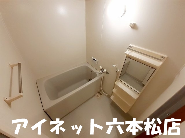 バス・シャワールーム　1日の疲れを癒しましょう。