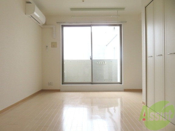 居室・リビング　明かりの入りやすい、南向きのお部屋です。