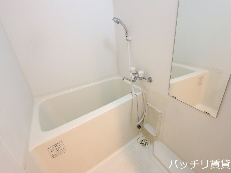 バス・シャワールーム　※同型タイプの為、現状を優先いたします