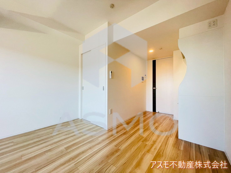 居室・リビング　同マンション別部屋参考写真