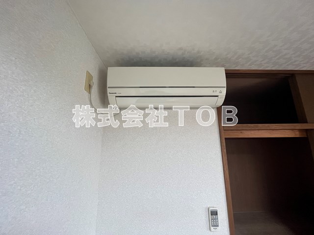 その他　玄関側洋室エアコン