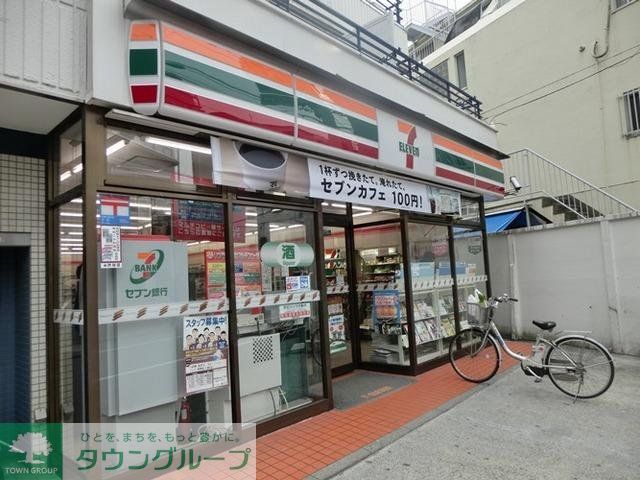 コンビニ　セブンイレブン（コンビニ）まで52m