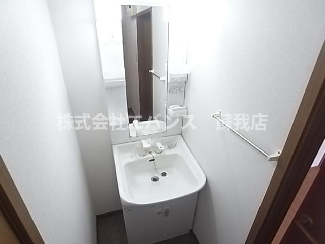 洗面設備　コンパクトで使いやすい洗面所
