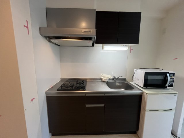 キッチン　同物件反転のお写真となっております 間取り図を参照してくださ