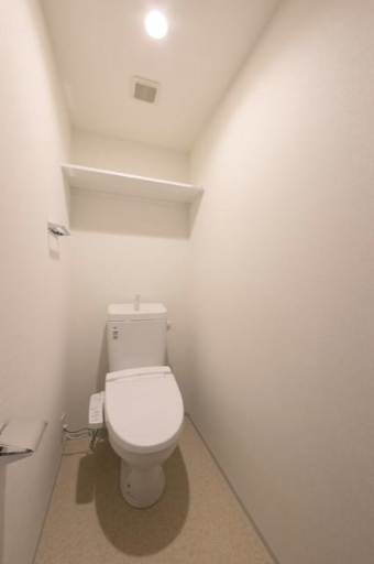 トイレ　※写真は同じマンションの違う部屋のものになります。