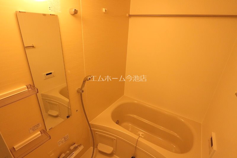 バス・シャワールーム　追い焚き・浴室暖房乾燥機能付バス