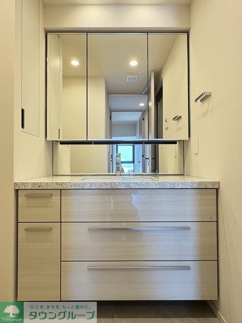 洗面設備　※写真は同タイプ住戸です。