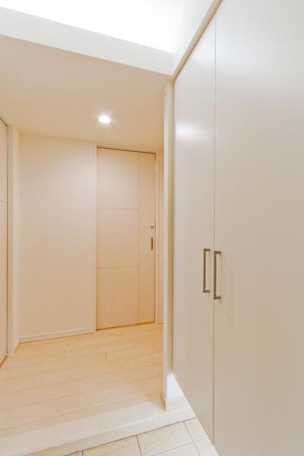 玄関　※写真は同タイプ住戸です。