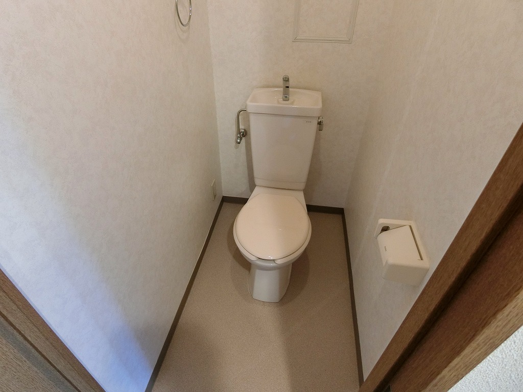 トイレ　トイレ内コンセントあります。
