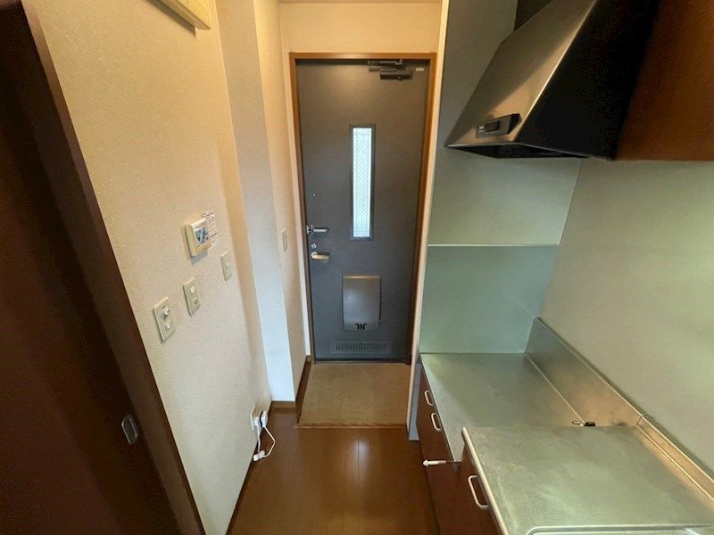 玄関　※別部屋参考写真