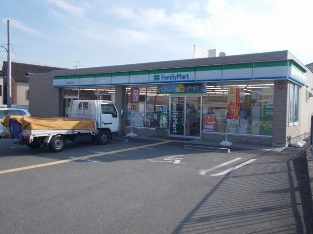 コンビニ　ファミリーマート香芝下田西店様（コンビニ）まで1200m