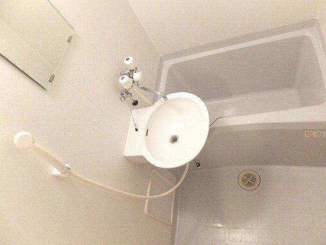 バス・シャワールーム　トイレと別なので、ゆったりお風呂に入れます♪