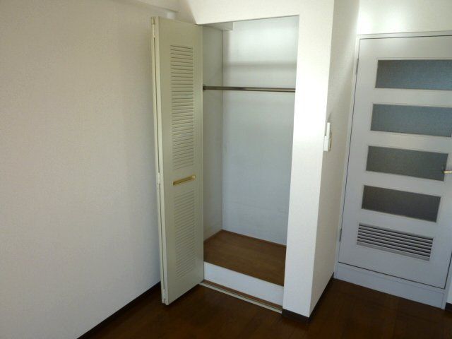 収納　洋室にクローゼットがあります。