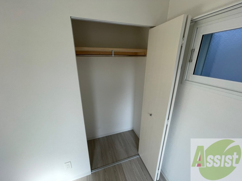 収納　寝室の収納です。部屋がすっきり片付きます。