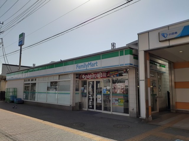 コンビニ　ファミリーマート（コンビニ）まで630m