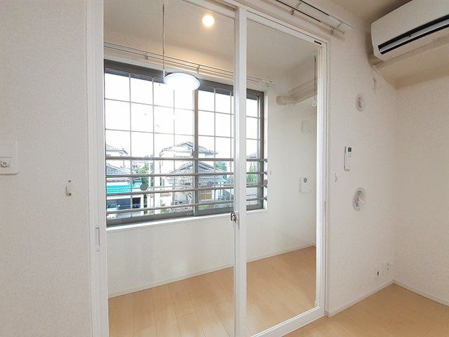 バルコニー　雨の日でも安心のサンルームです