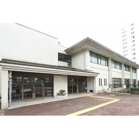 図書館　京都市向島図書館（図書館）まで600m